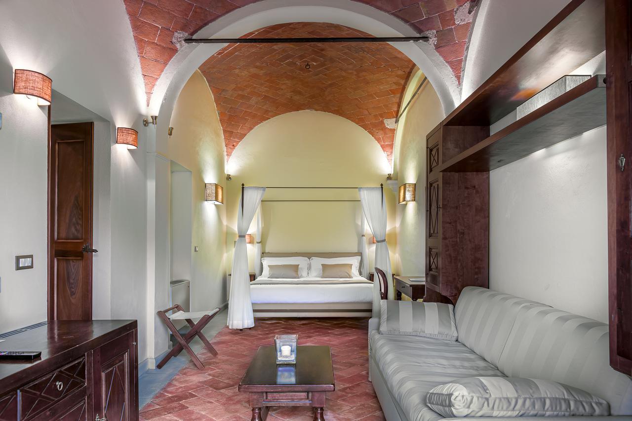 Отель Borgo San Luigi Монтериджиони Экстерьер фото